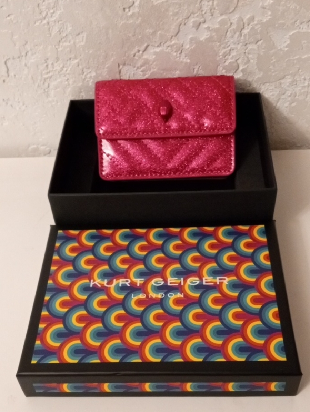 Kurt Geiger Hot Pink Glitter Crossbody with Red Chain - Picture 7 of 7